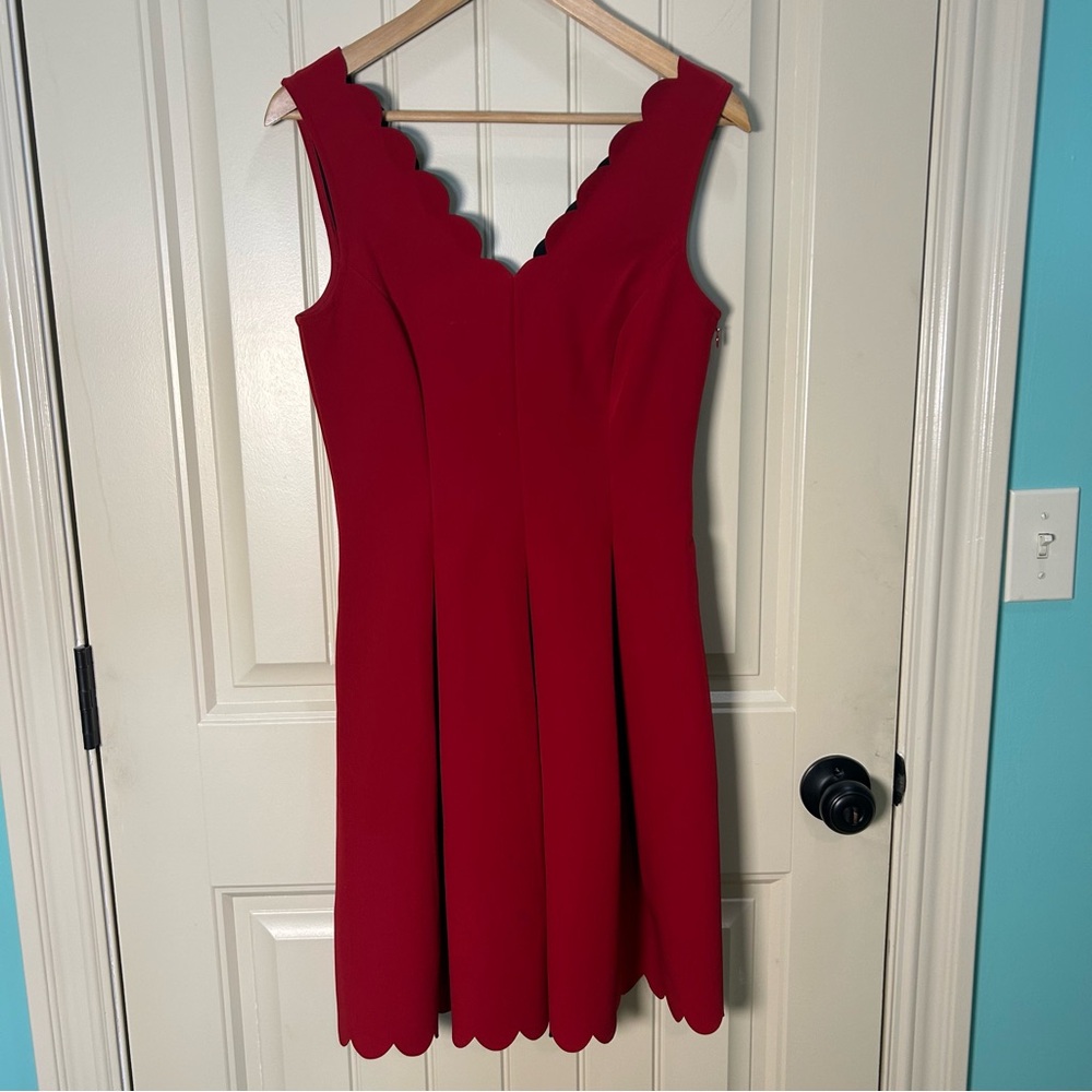 Banana Republic Women Sleeeveless, V-Neck, Red Scalloped Mini Dress, Size 2
